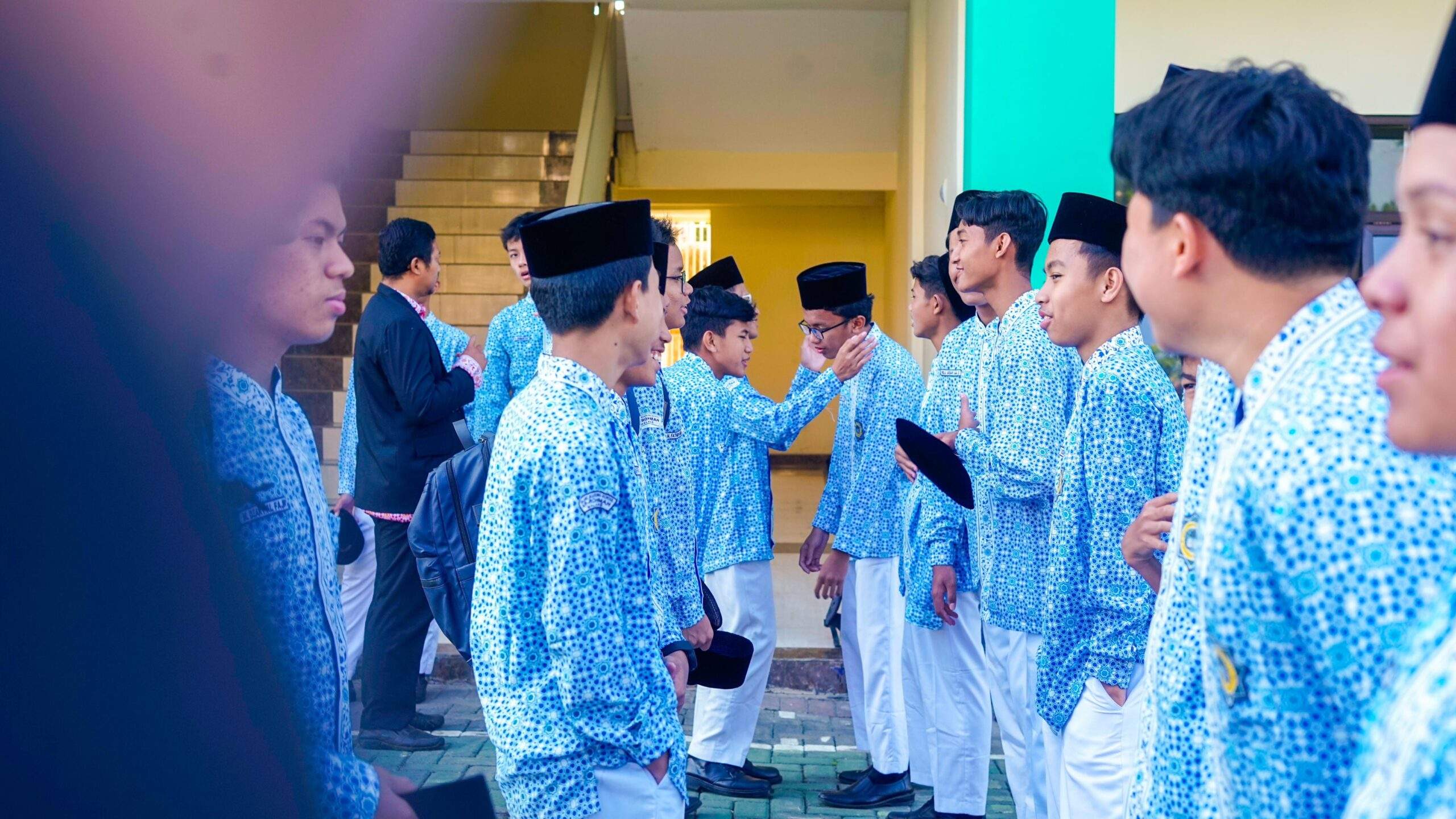 Pengembangan Bahasa Inggris "Morning Talk" di SMA Ar-Rohmah Putra Malang