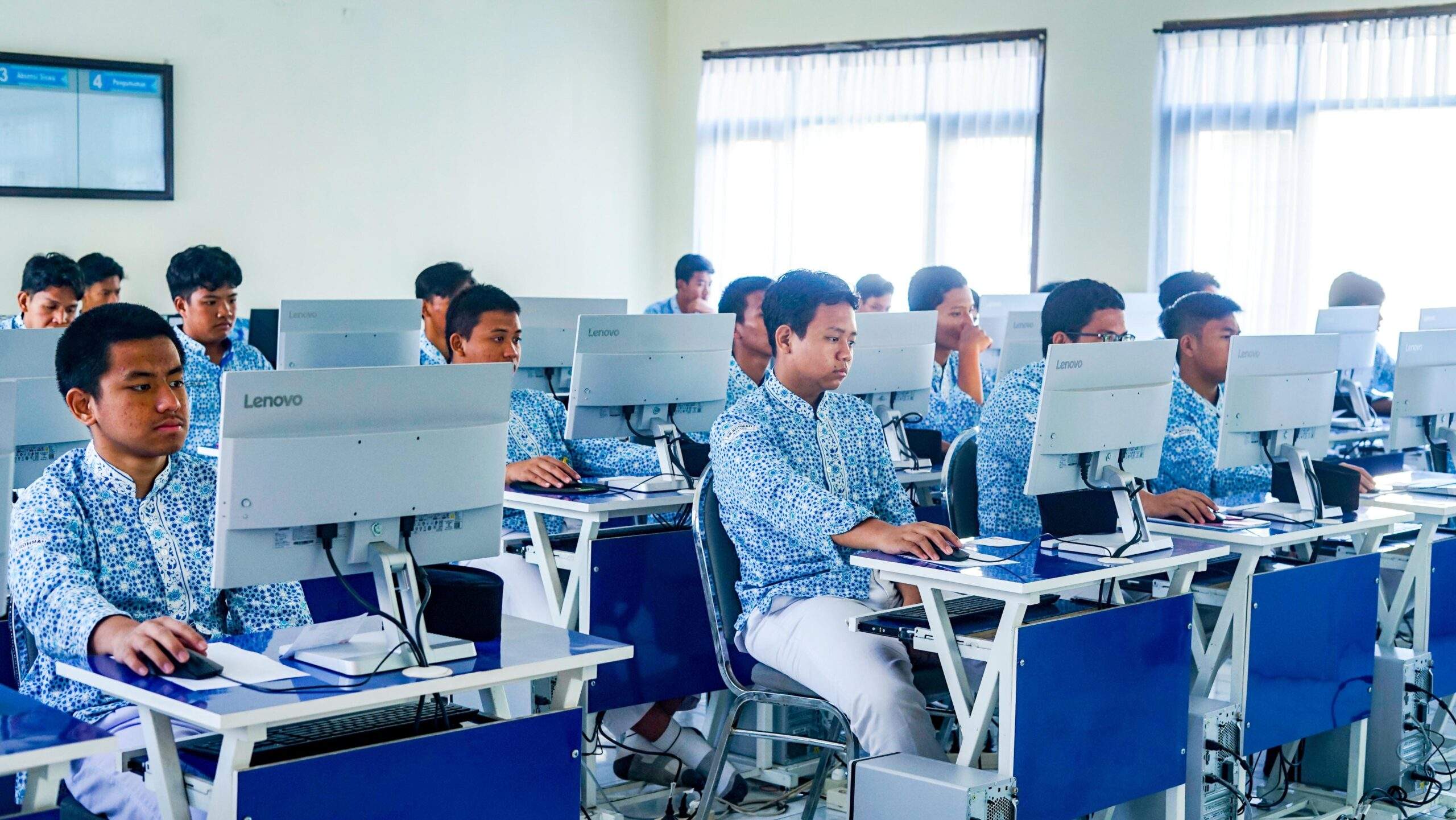 Asesmen Nasional Berbasis Komputer (ANBK) di SMA Ar-Rohmah Putra Malang