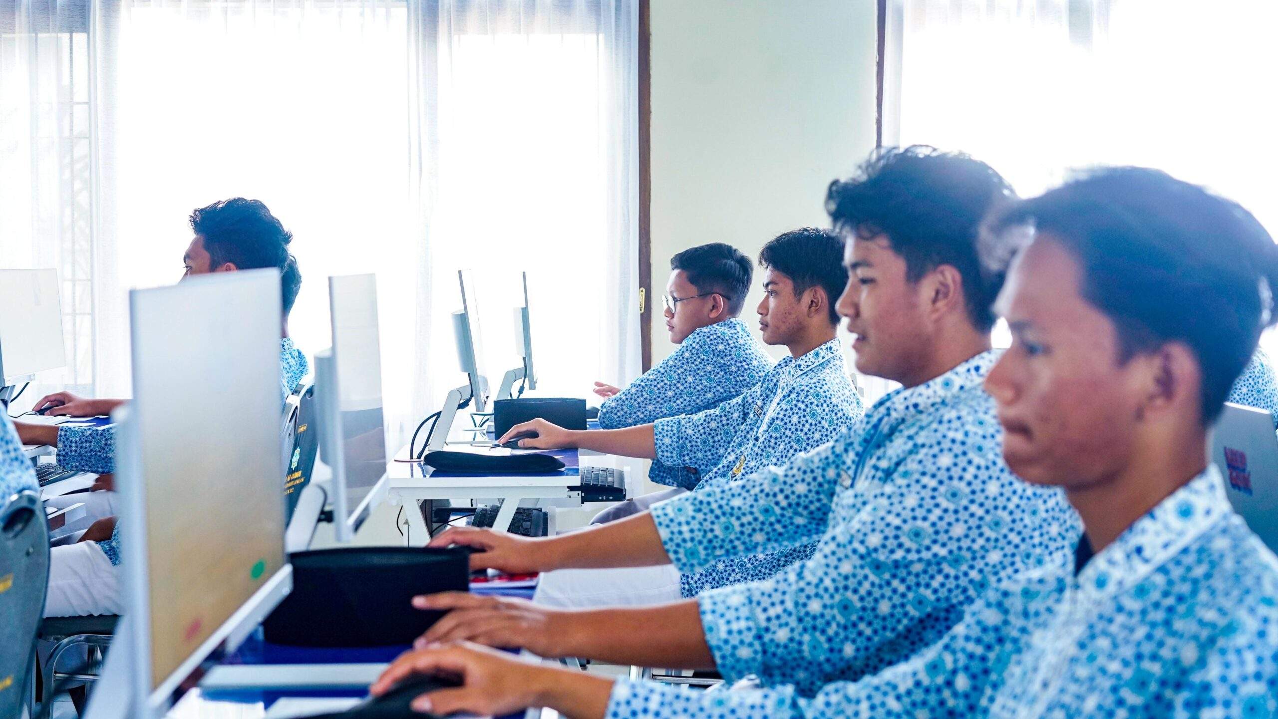 Asesmen Nasional Berbasis Komputer (ANBK) di SMA Ar-Rohmah Putra Malang