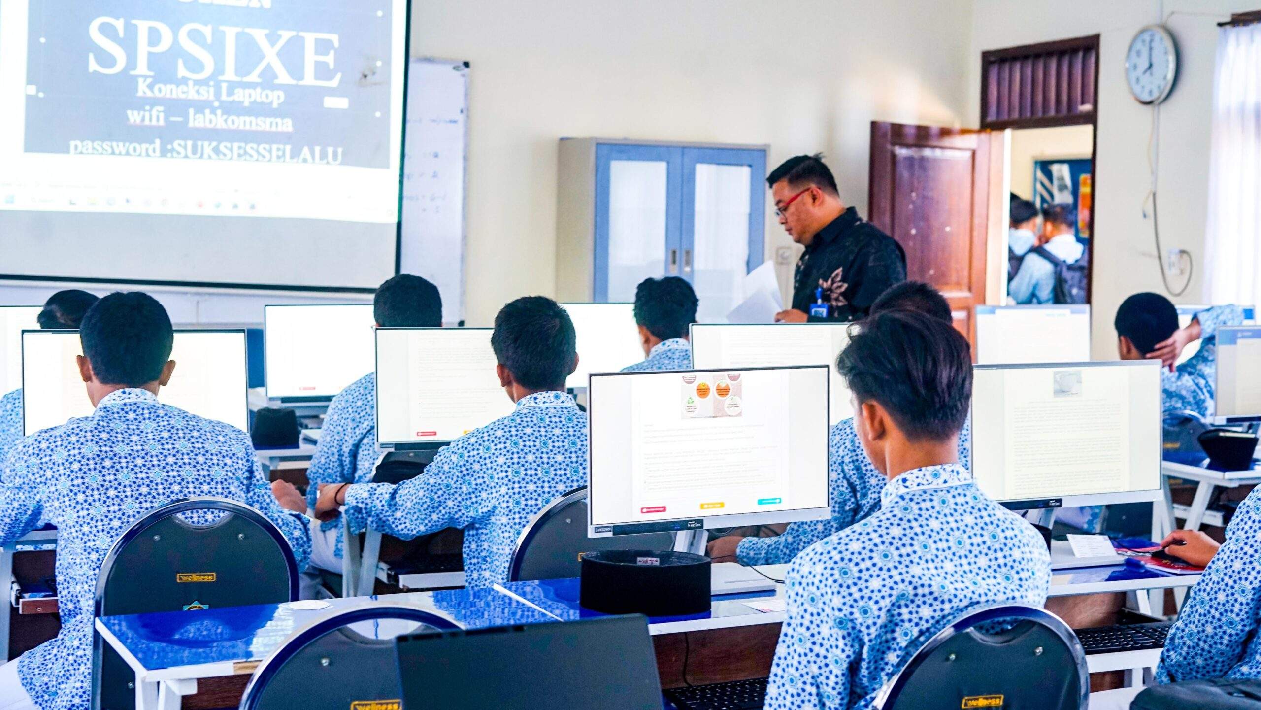 Asesmen Nasional Berbasis Komputer (ANBK) di SMA Ar-Rohmah Putra Malang