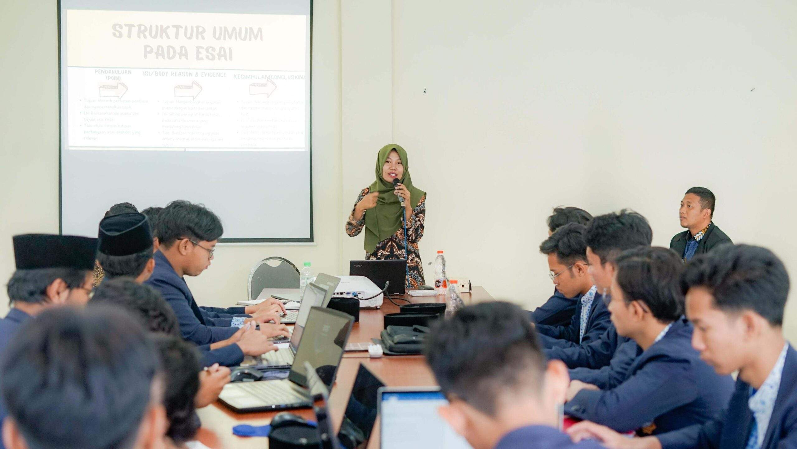 Workshop Penulisan Essay dan Motivation Latter bersama Novia Sholichah, M.Psi.