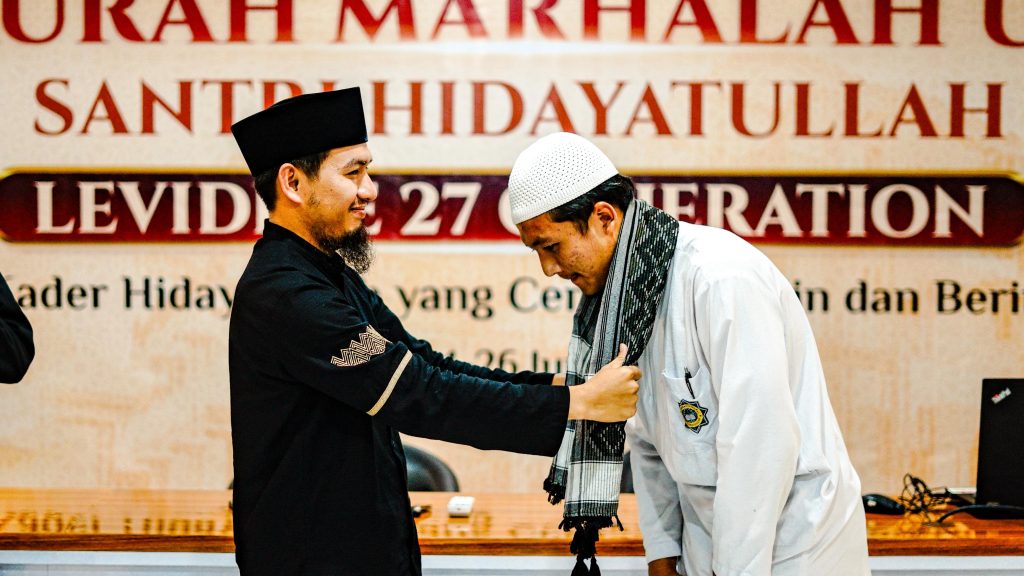 Pengukuhan kader ula secara simbolis oleh ustad Muhammad Said, S.Ps.I