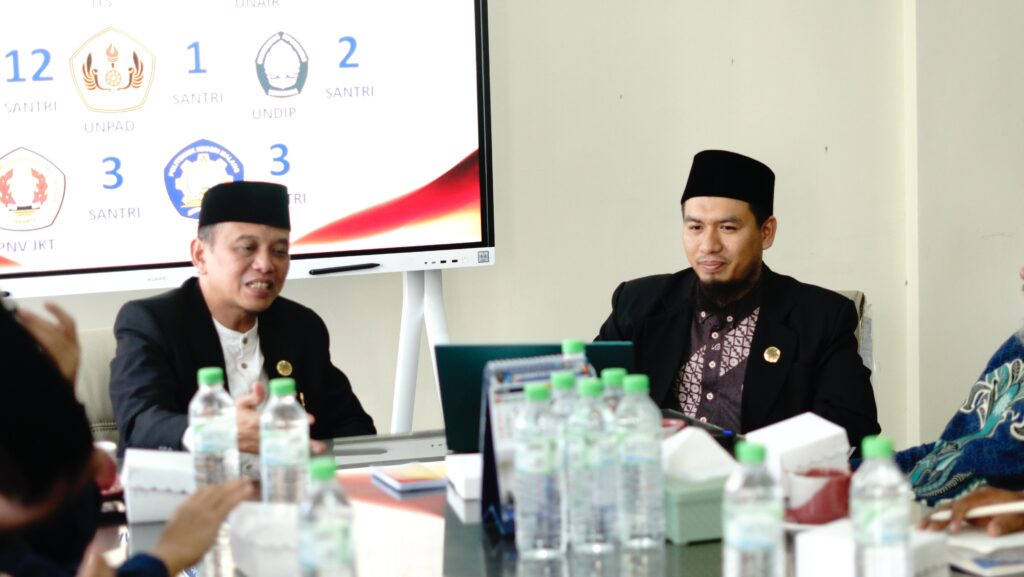 Sambutan oleh Ustadz Fahmi Ahmad dan Pemaparan Program Sekolah oleh Ustadz Muhammad Said