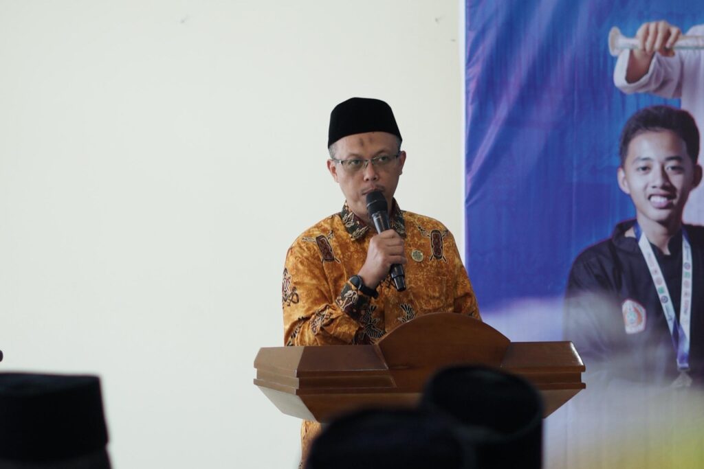 Sambutan Ustadz Wawan Sulchan, S.E. (Humas LPI Ar-Rohmah Putra) dalam kegiatan International Conference