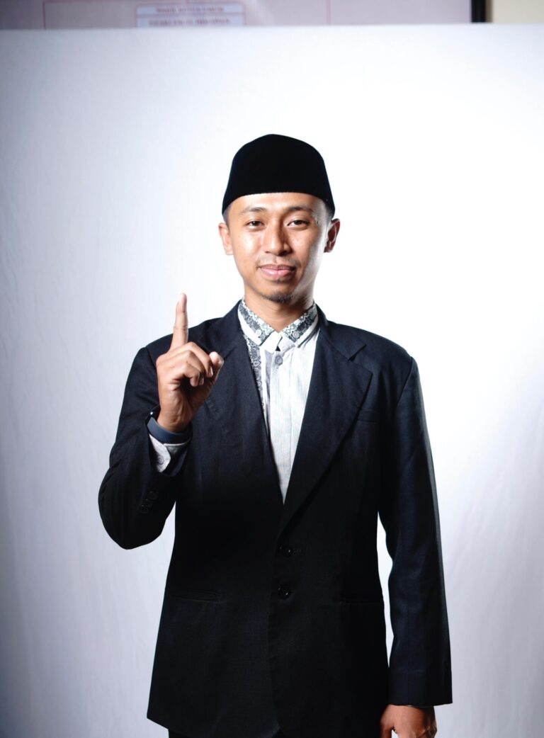 Achmad Charis