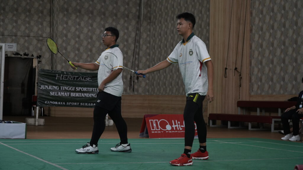 SMA Ar-Rohmah Putra, Tim Badminton SMA Ar-Rohmah, UNAIR OPEN 2025, SMA Islam Berasrama Malang, Sekolah Islam Putra, Santri Berprestasi, Olahraga Santri, Kompetisi Badminton SMA, Kegiatan Ekstrakurikuler SMA Islam, Pembinaan Karakter Santri