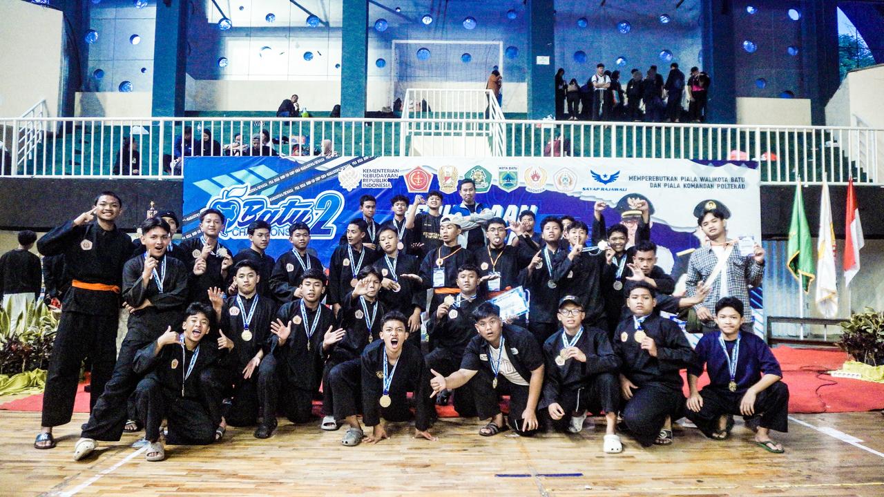 Santri SMA Ar-Rohmah Boarding School Dau meraih 28 medali dalam Kejuaraan Pencak Silat Batu Championship 2 di Malang, menunjukkan prestasi dan semangat juang santri juara lahir batin.