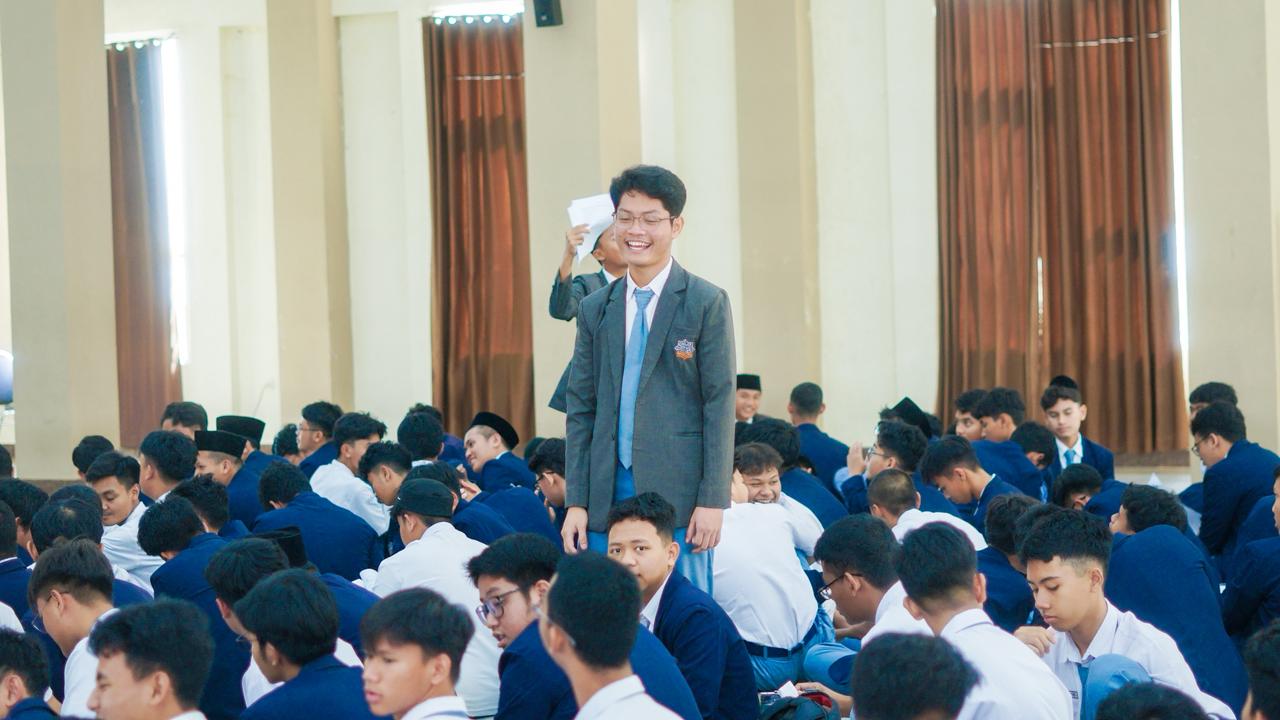 SMA Ar-Rohmah Putra gelar psikoedukasi bertema Self-Regulated Learner. Bekali siswa strategi belajar mandiri, motivasi, dan manajemen waktu untuk sukses.