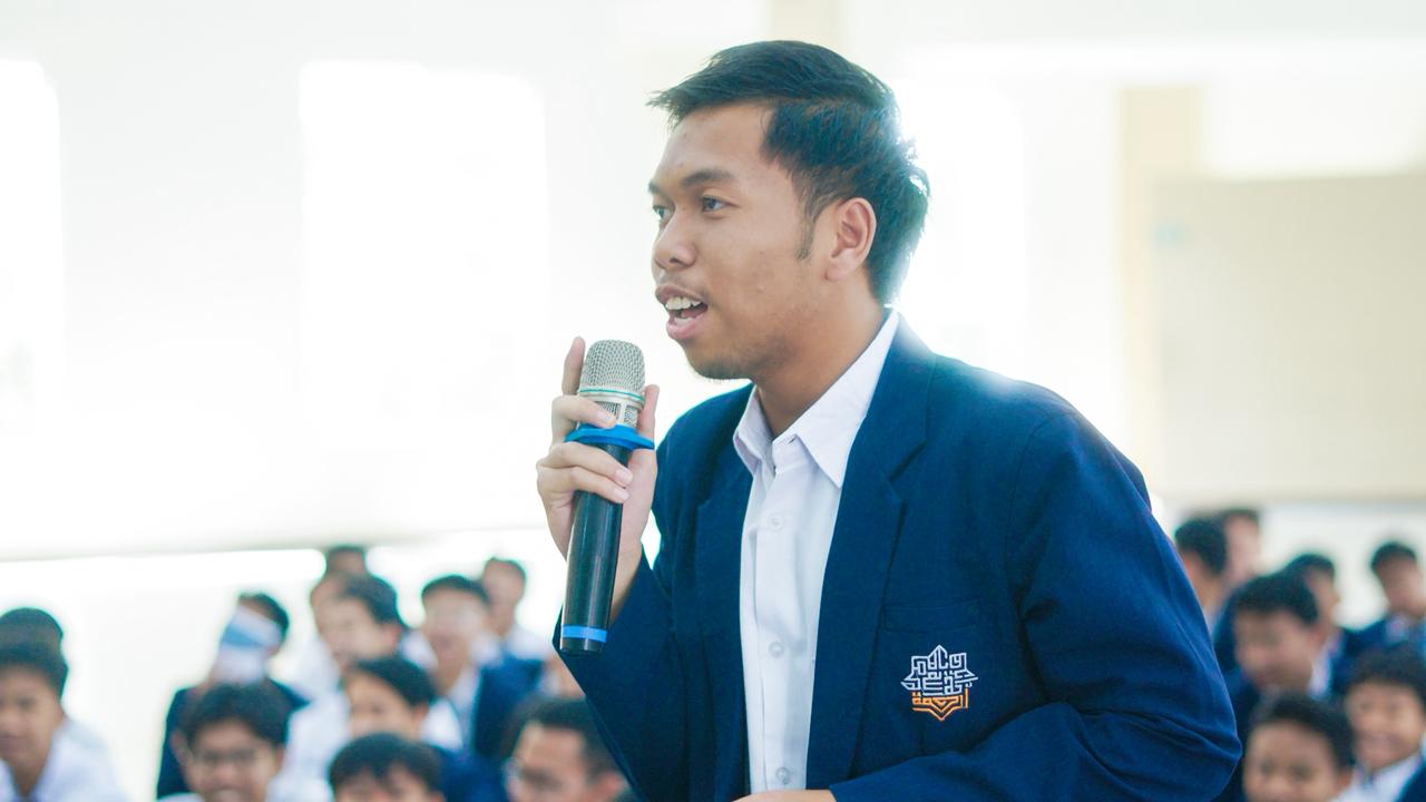 SMA Ar-Rohmah Putra gelar psikoedukasi bertema Self-Regulated Learner. Bekali siswa strategi belajar mandiri, motivasi, dan manajemen waktu untuk sukses.