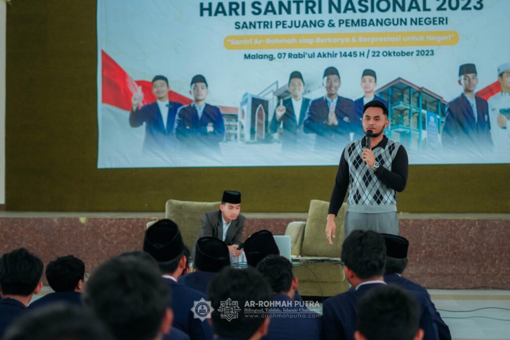 Rachmansyah Darry Putra Panuju, alumni SMP–SMA Ar-Rohmah asal Surabaya, kini dikenal sebagai imam Masjid Pelindo Surabaya dan entrepreneur muda di bidang jasa pernikahan melalui Wedding Organizer & Agency MC. Mantan Duta Wisata dan Duta Kampus UNESA ini menegaskan bahwa kedisiplinan sholat awal waktu dan rutinitas semi-militer di Ar-Rohmah menjadi bekal penting dalam kehidupannya. Kepada adik-adik santri, Darry berpesan untuk terus menggali potensi, menjauhi rasa malas, dan mempersiapkan diri menghadapi dunia nyata dengan disiplin dan semangat pantang menyerah.