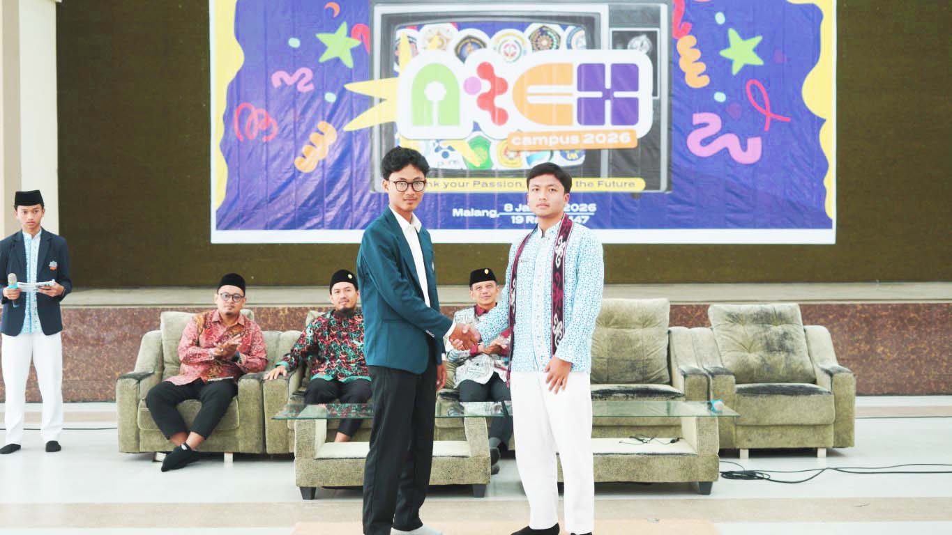 Simbolis penyerahan panitia kegiatan AREX tahun depan